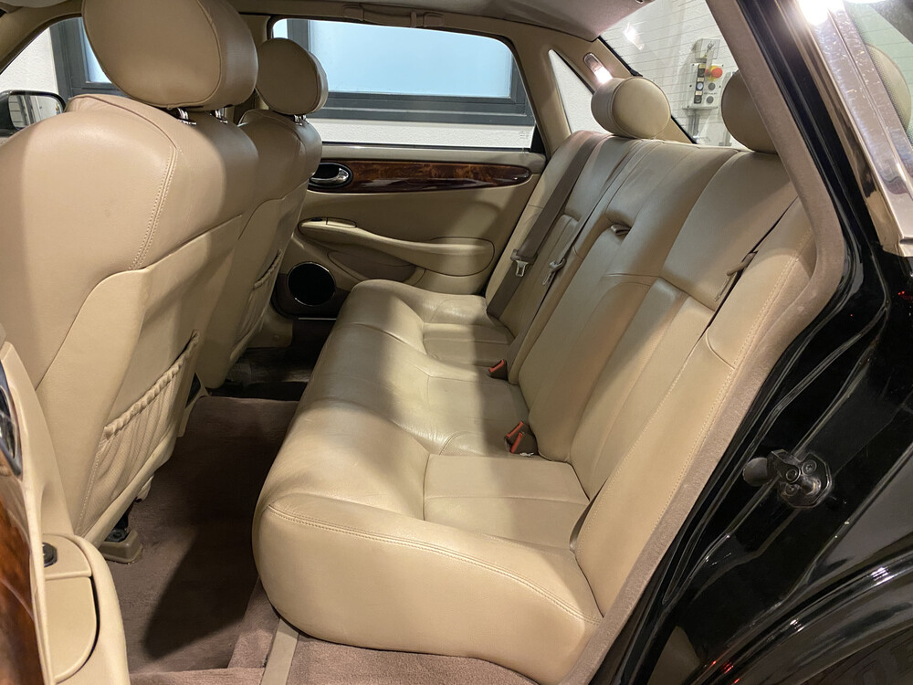 Jaguar XJ 3.2 V8 Executive 237hp 2002, 41-ZKN-1