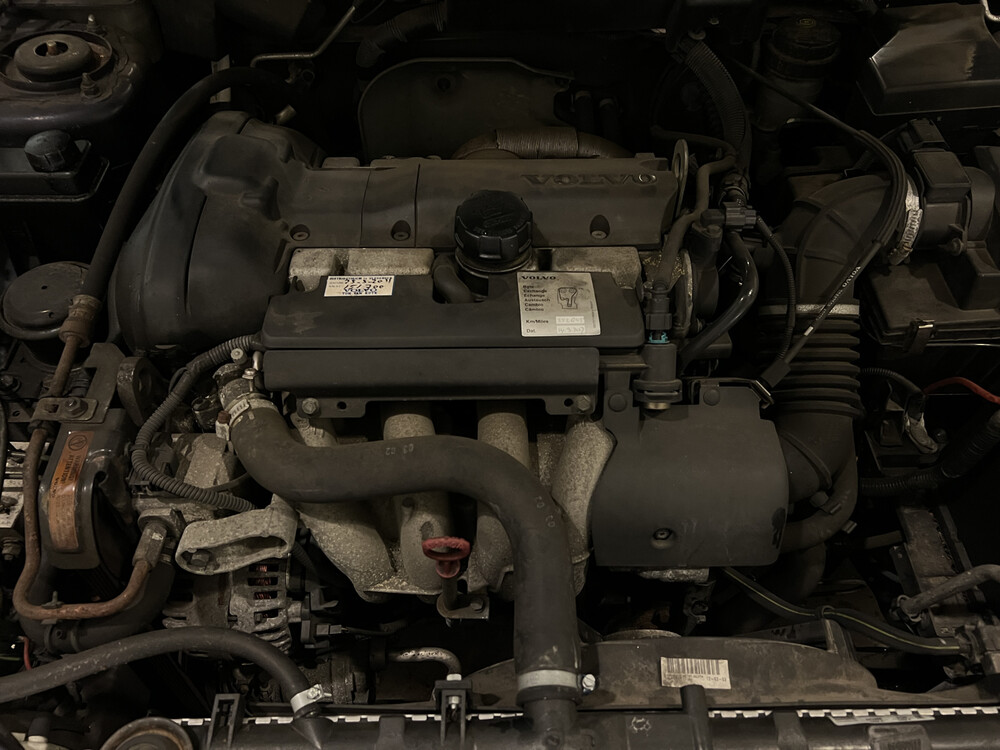 Volvo V40 Europa 136PS 2003 -Orig. NL-, 16-LR-RP.