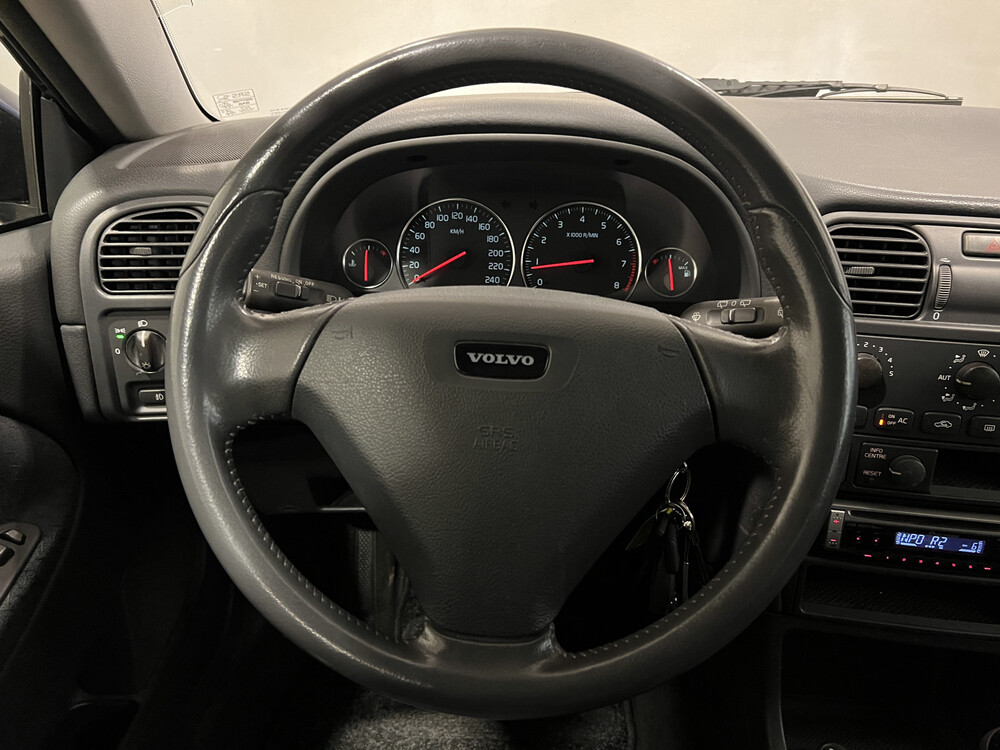 Volvo V40 Europa 136PS 2003 -Orig. NL-, 16-LR-RP.