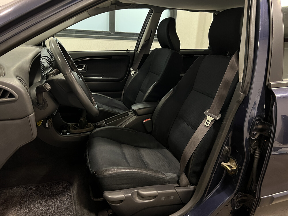 Volvo V40 Europa 136PS 2003 -Orig. NL-, 16-LR-RP.