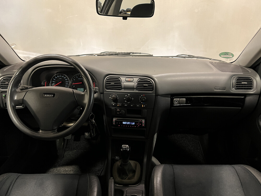 Volvo V40 Europa 136PS 2003 -Orig. NL-, 16-LR-RP.