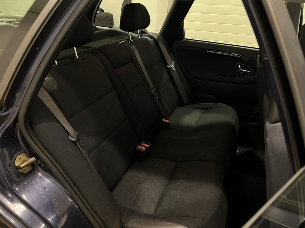 Volvo V40 Europa 136PS 2003 -Orig. NL-, 16-LR-RP.