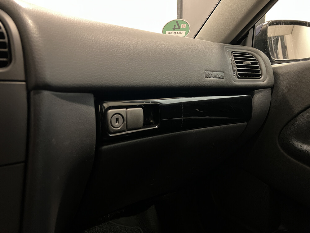 Volvo V40 Europa 136PS 2003 -Orig. NL-, 16-LR-RP.