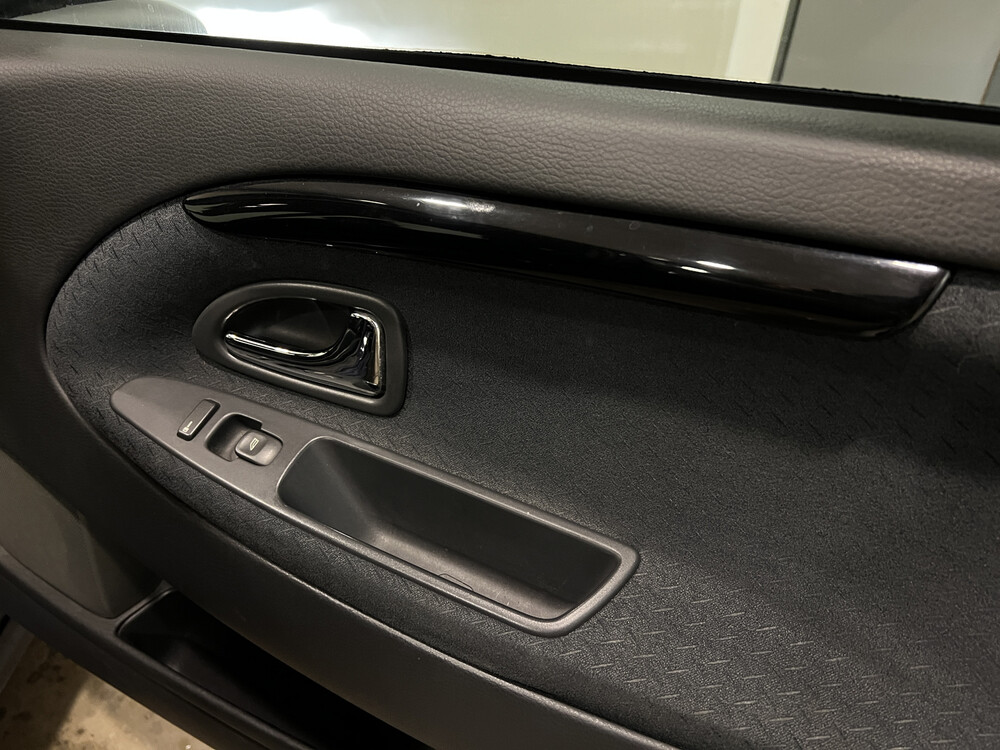 Volvo V40 Europa 136PS 2003 -Orig. NL-, 16-LR-RP.