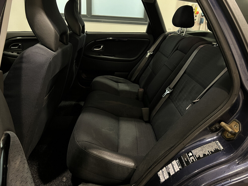 Volvo V40 Europa 136PS 2003 -Orig. NL-, 16-LR-RP.