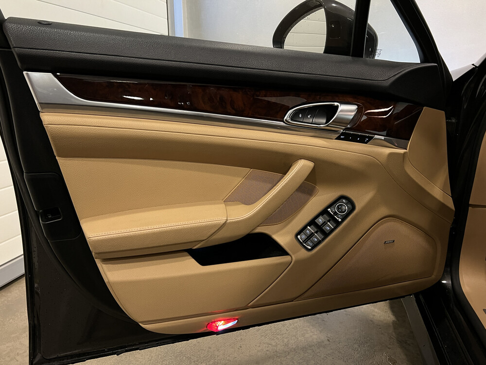 Porsche Panamera 3.6 V6 Platinum Edition SportChrono 299PS 2013, L-185-HT