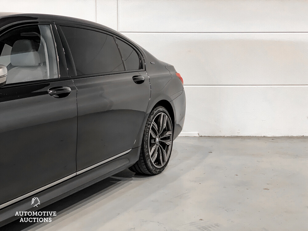 BMW M760Li xDrive M-Sport V12 7er LANG 609PS 2016 G12, L-128-BS