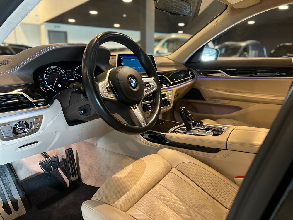 BMW M760Li xDrive M-Sport V12 7er LANG 609PS 2016 G12, L-128-BS