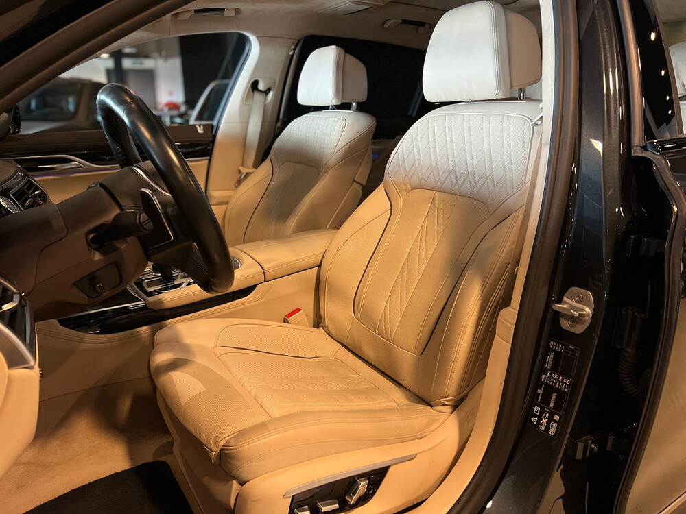 BMW M760Li xDrive M-Sport V12 7er LANG 609PS 2016 G12, L-128-BS