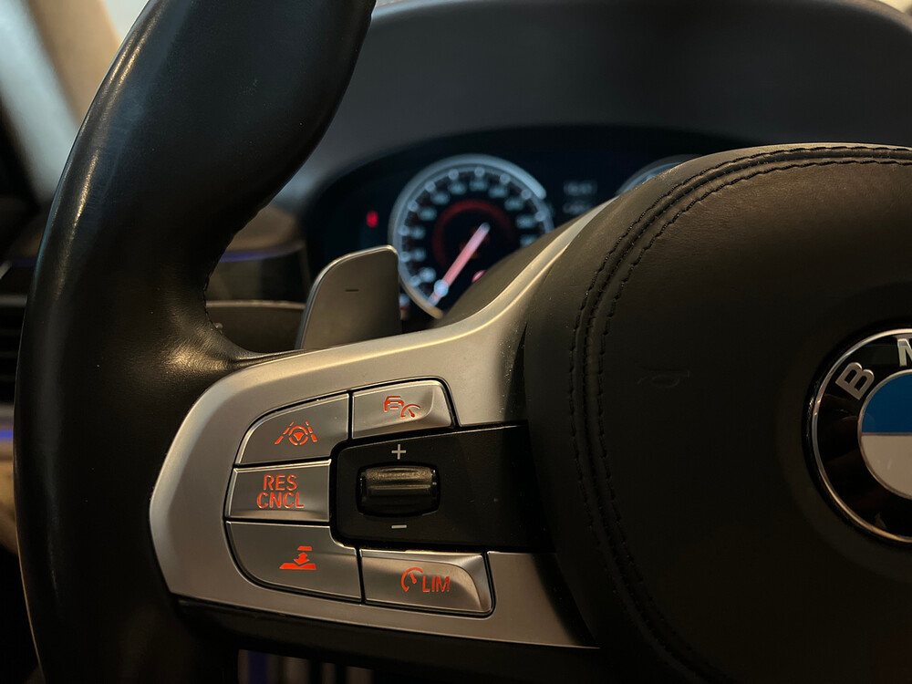 BMW M760Li xDrive M-Sport V12 7er LANG 609PS 2016 G12, L-128-BS