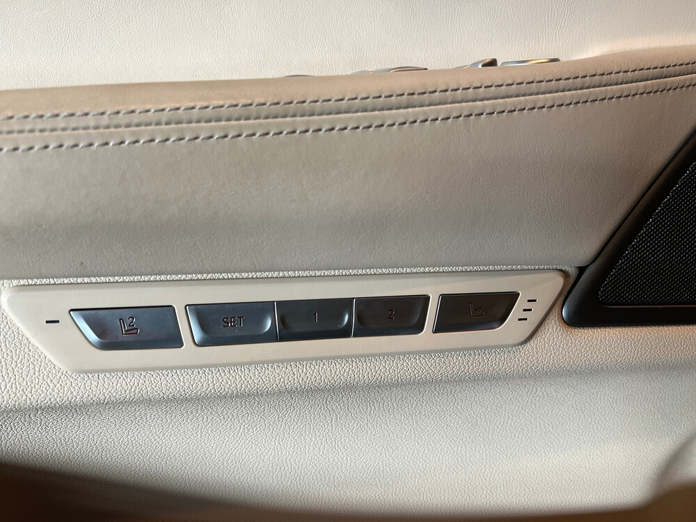 BMW M760Li xDrive M-Sport V12 7er LANG 609PS 2016 G12, L-128-BS