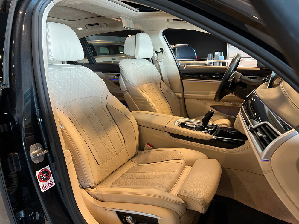 BMW M760Li xDrive M-Sport V12 7er LANG 609PS 2016 G12, L-128-BS