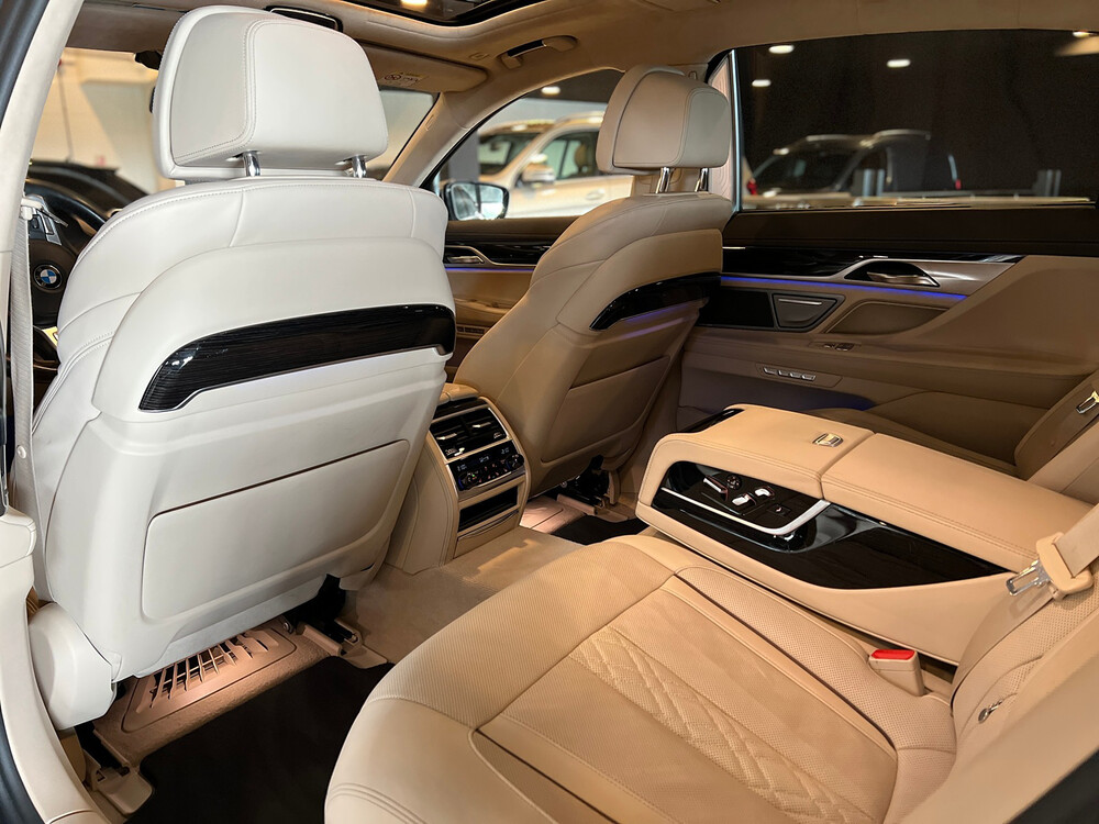 BMW M760Li xDrive M-Sport V12 7er LANG 609PS 2016 G12, L-128-BS