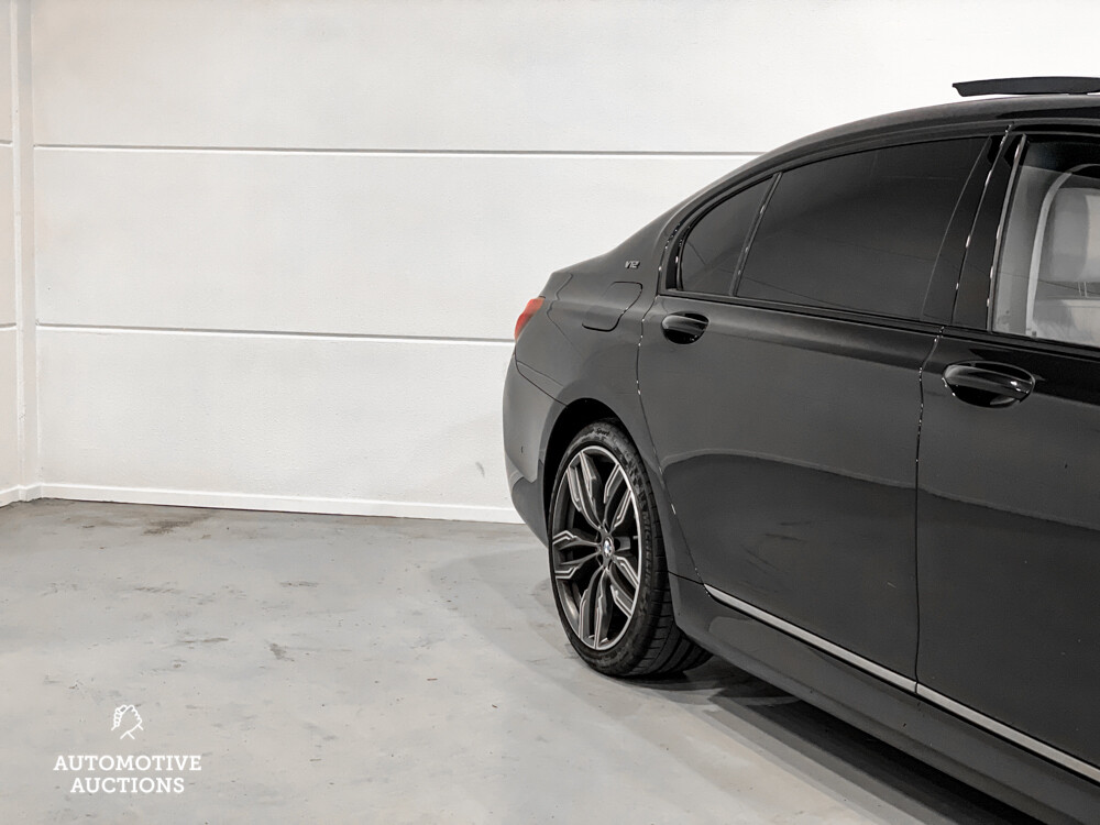 BMW M760Li xDrive M-Sport V12 7er LANG 609PS 2016 G12, L-128-BS