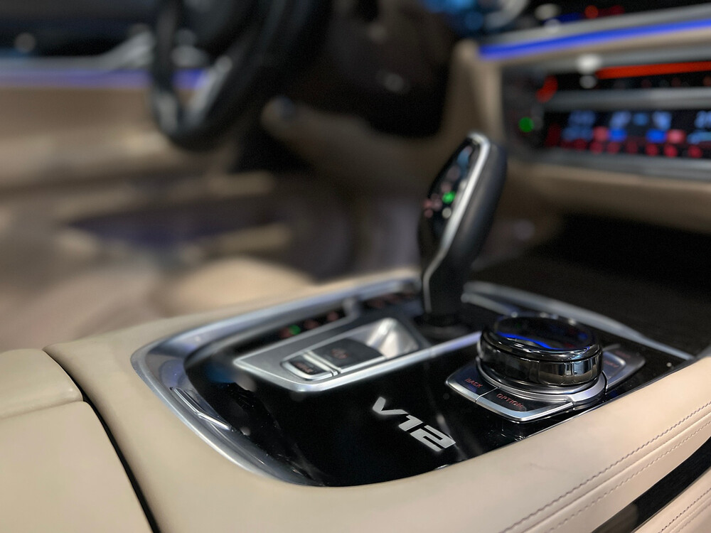 BMW M760Li xDrive M-Sport V12 7er LANG 609PS 2016 G12, L-128-BS