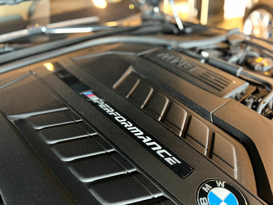 BMW M760Li xDrive M-Sport V12 7-serie LANG 609pk 2016 G12, L-128-BS