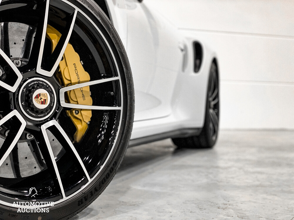 Porsche 911 992 Turbo S Cabriolet Sportchrono 650PS 2020 -Garantie-