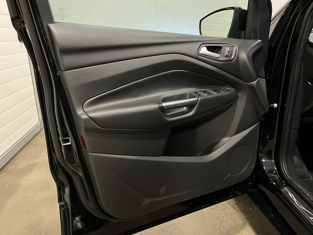 Ford Kuga Titanium Plus 4WD 182PS 2015, N-616-PP