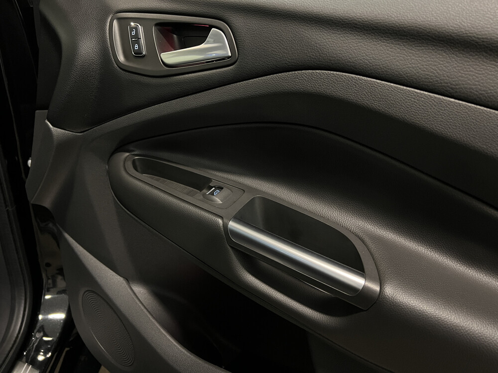 Ford Kuga Titanium Plus 4WD 182PS 2015, N-616-PP