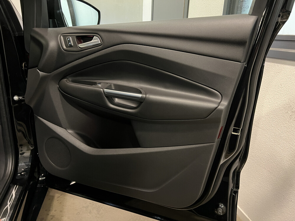 Ford Kuga Titanium Plus 4WD 182PS 2015, N-616-PP