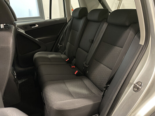 Volkswagen Tiguan TSI Komfort & Design 2012, 84-TKR-5.