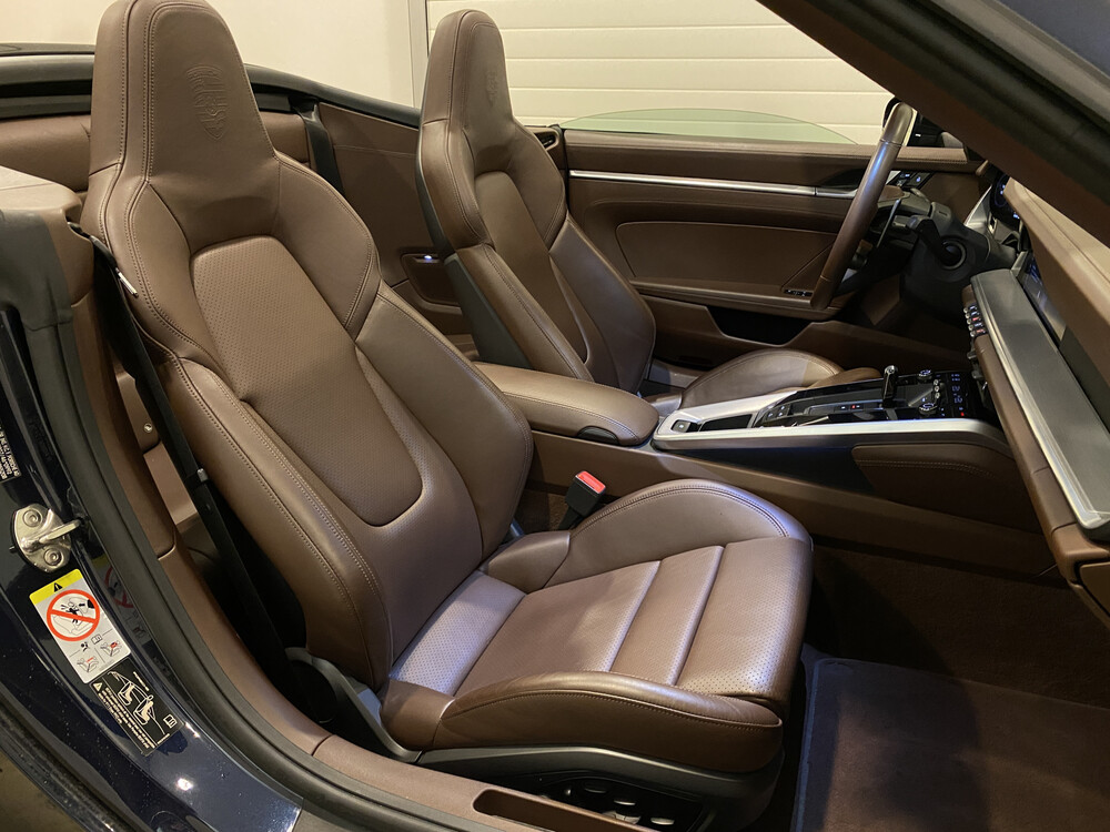 Porsche 911 Carrera 4s 992 SportChrono 3.0 450hp SportDesign Cabriolet 2019, H-643-ZL.