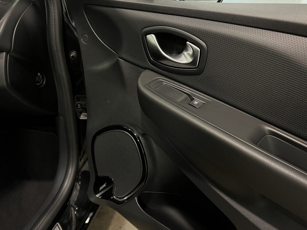 Renault Clio TCe Intens 118PS 2017, SV-949-X