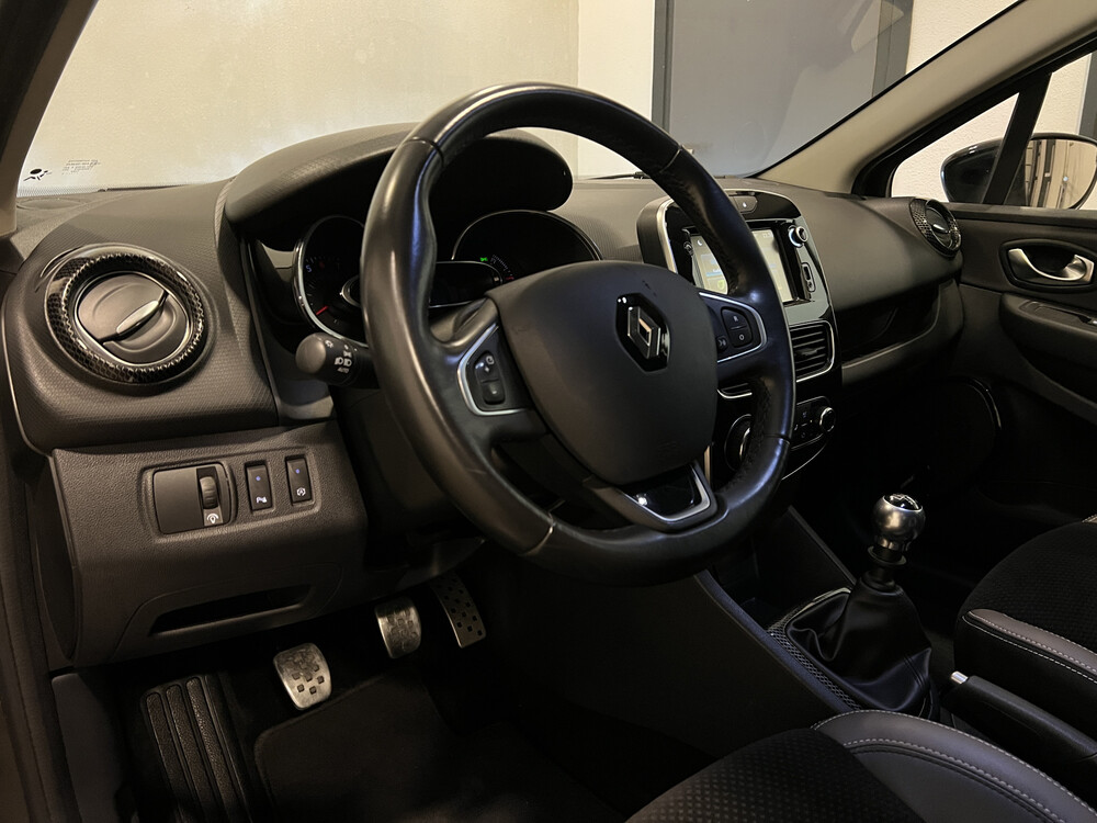 Renault Clio TCe Intens 118PS 2017, SV-949-X