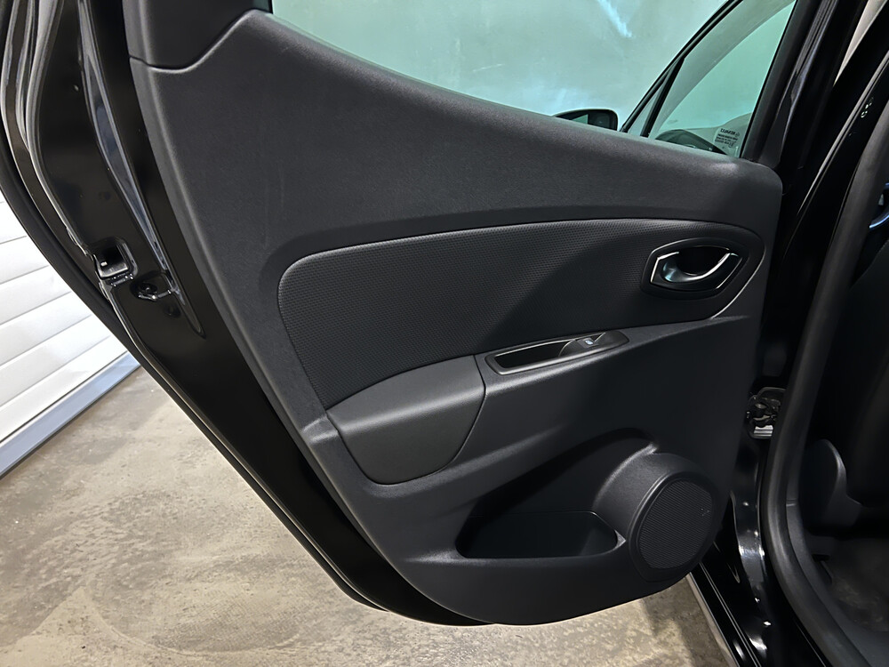 Renault Clio TCe Intens 118PS 2017, SV-949-X