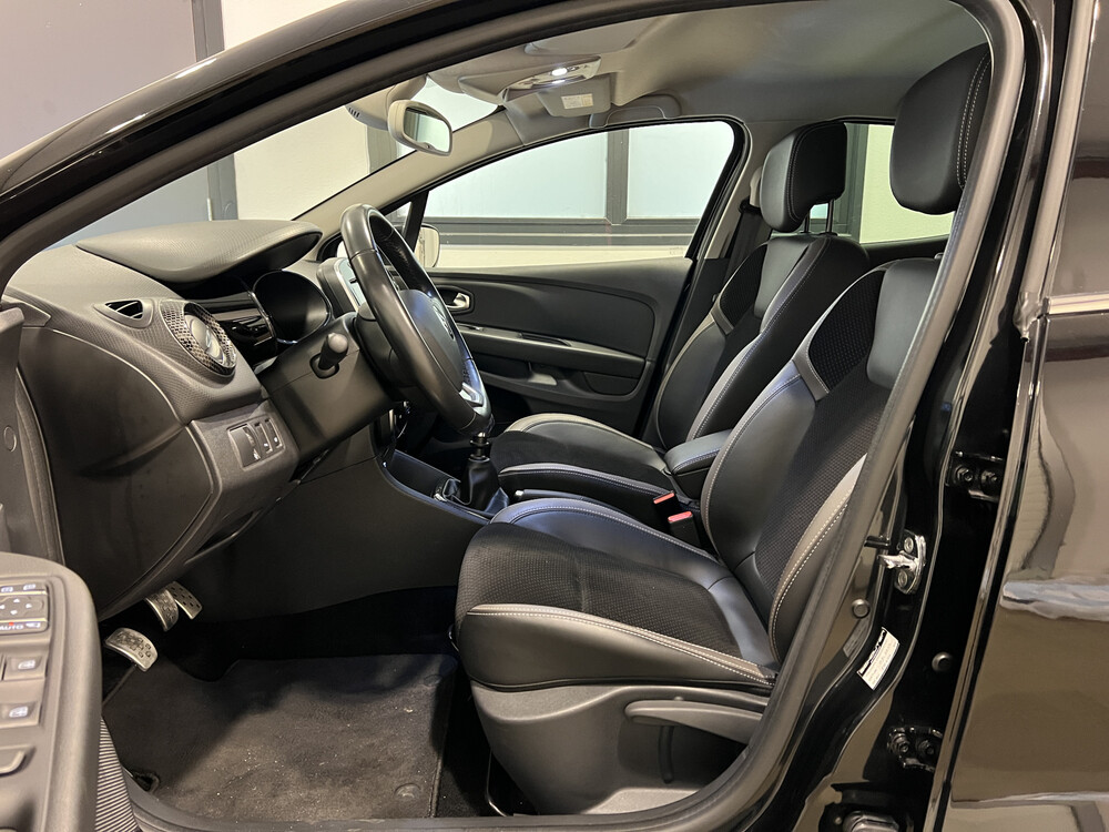 Renault Clio TCe Intens 118PS 2017, SV-949-X