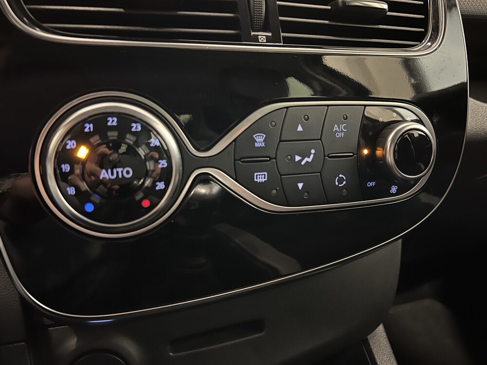 Renault Clio TCe Intens 118PS 2017, SV-949-X