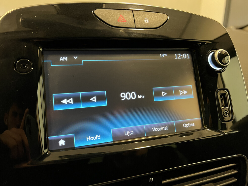 Renault Clio TCe Intens 118PS 2017, SV-949-X