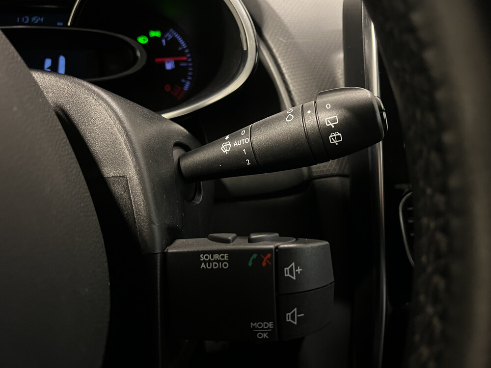 Renault Clio TCe Intens 118PS 2017, SV-949-X