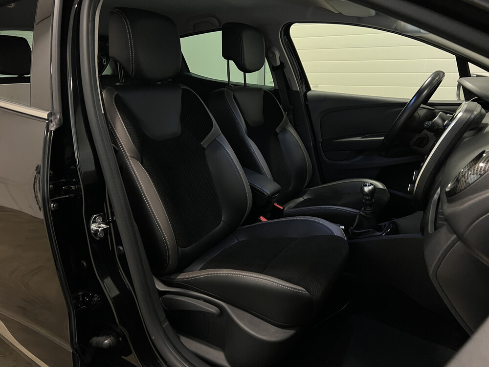 Renault Clio TCe Intens 118PS 2017, SV-949-X