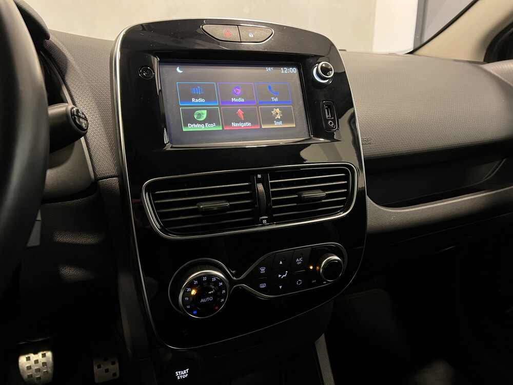 Renault Clio TCe Intens 118PS 2017, SV-949-X