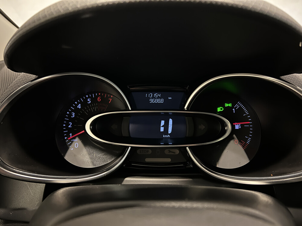 Renault Clio TCe Intens 118PS 2017, SV-949-X