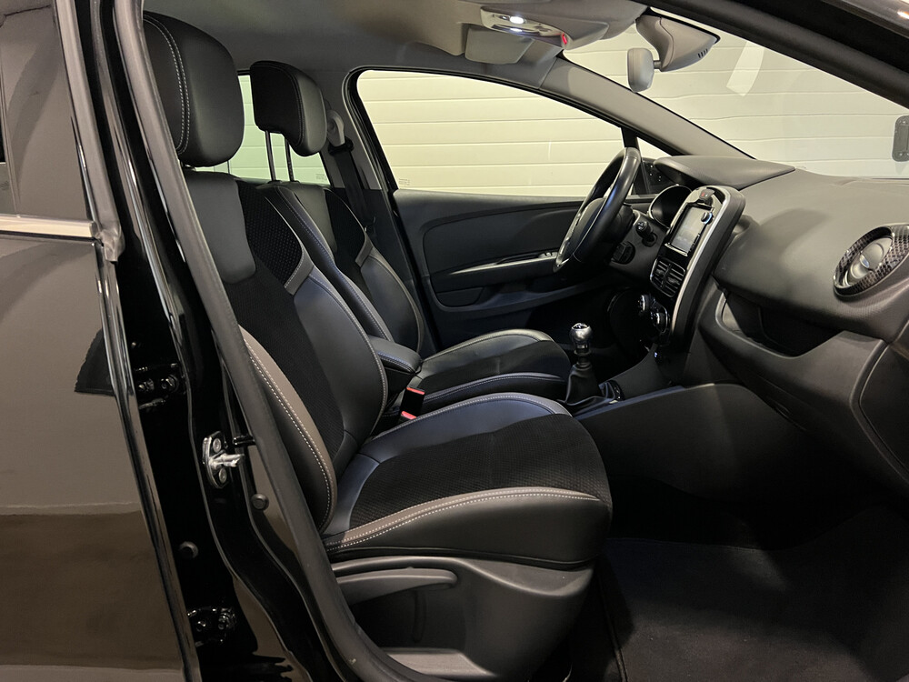 Renault Clio TCe Intens 118PS 2017, SV-949-X