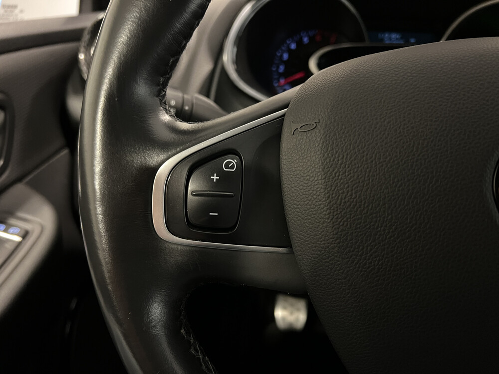 Renault Clio TCe Intens 118PS 2017, SV-949-X