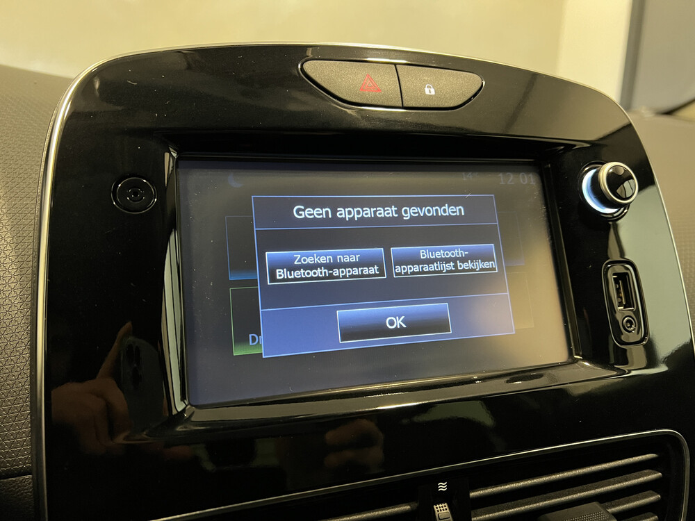 Renault Clio TCe Intens 118PS 2017, SV-949-X