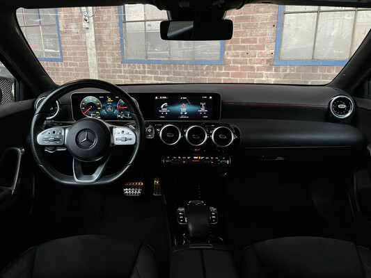 Mercedes-Benz A180d AMG Business Solution 116pk 2018 A-klasse, XJ-192-K