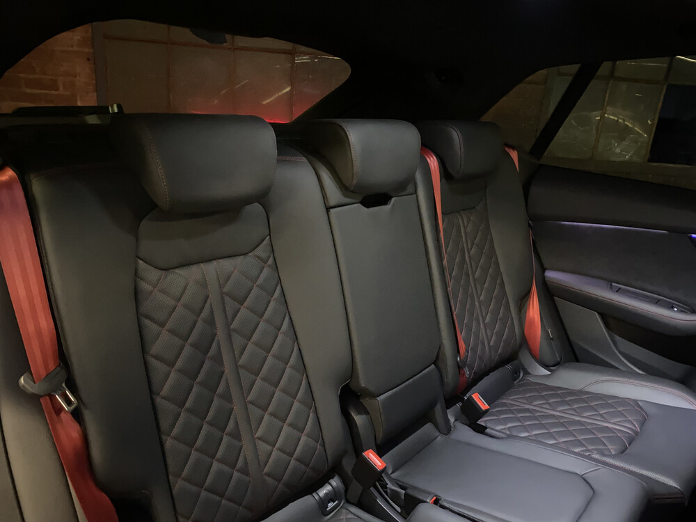 Audi SQ8 4.0 TFSI S-Line Competition Plus Quattro 507hp 2022 -Factory Warranty-.