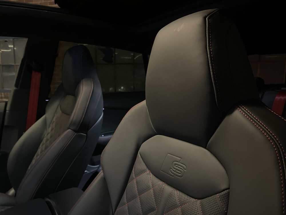 Audi SQ8 4.0 TFSI S-Line Competition Plus Quattro 507hp 2022 -Factory Warranty-.