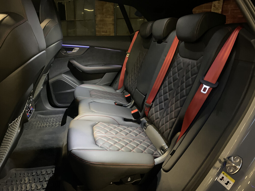 Audi SQ8 4.0 TFSI S-Line Competition Plus Quattro 507hp 2022 -Factory Warranty-.