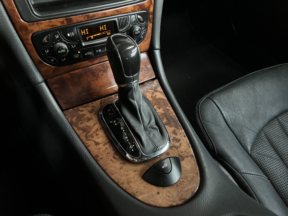 Mercedes-Benz CLK55 AMG V8 350hp 2004 CLK-Class 