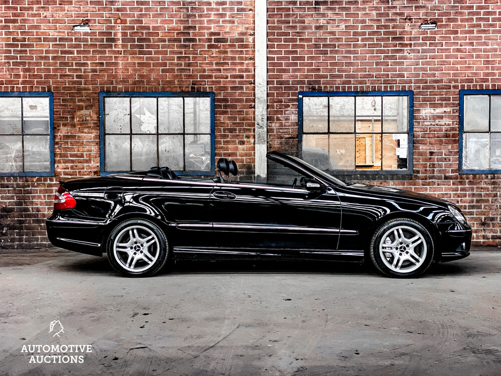 Mercedes-Benz CLK55 AMG V8 350hp 2004 CLK-Class 