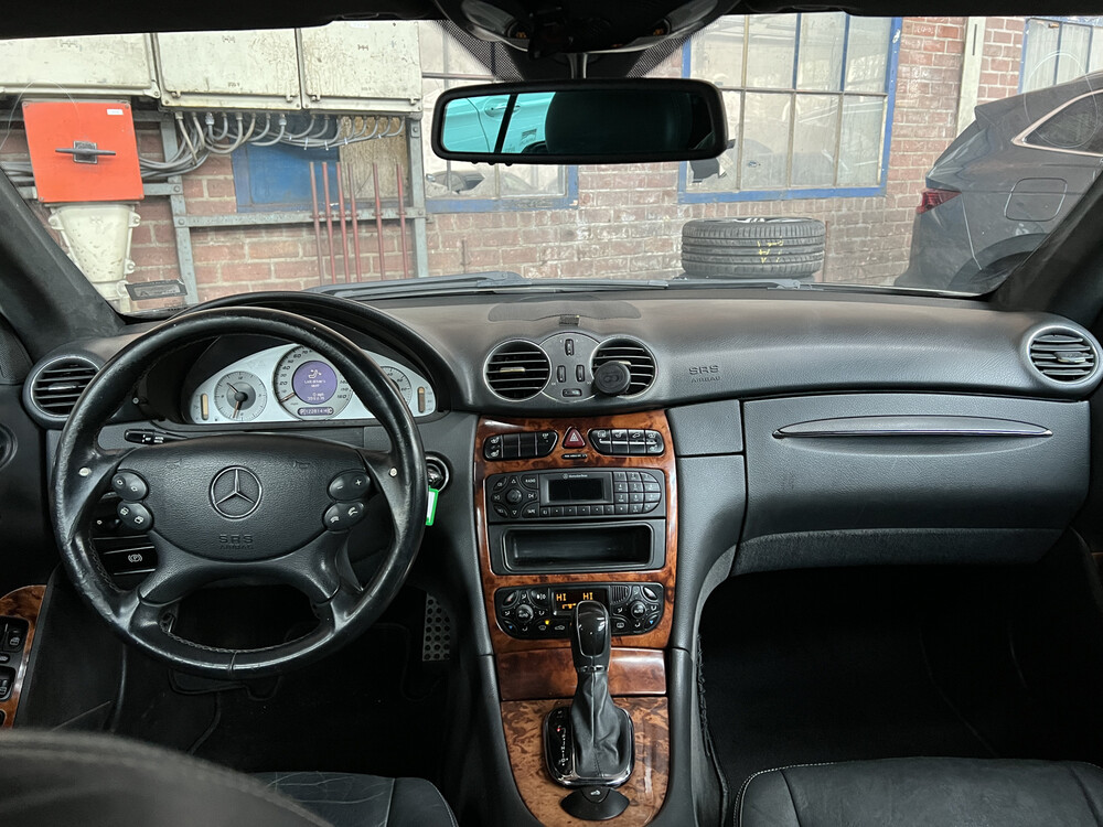 Mercedes-Benz CLK55 AMG V8 350hp 2004 CLK-Class 