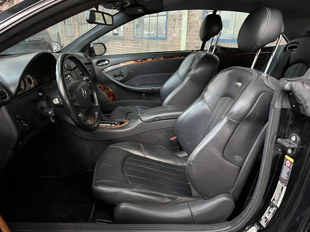 Mercedes-Benz CLK55 AMG V8 350hp 2004 CLK-Class 