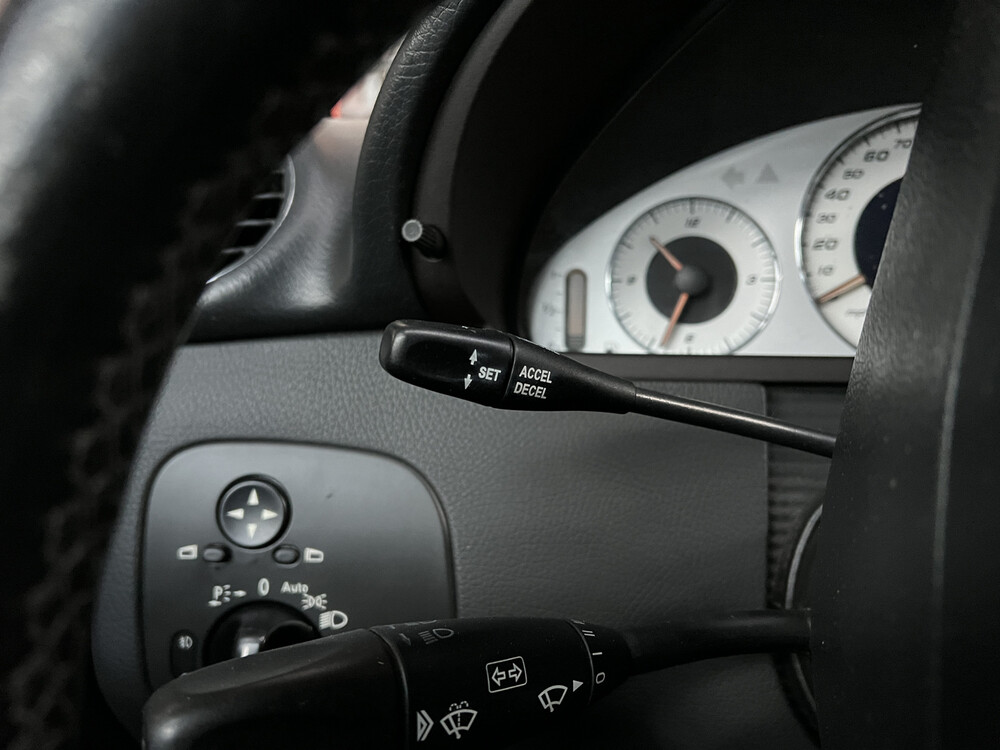 Mercedes-Benz CLK55 AMG V8 350hp 2004 CLK-Class 