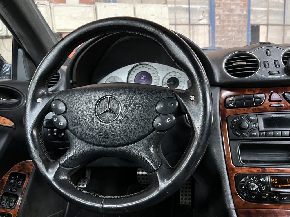 Mercedes-Benz CLK55 AMG V8 350hp 2004 CLK-Class 