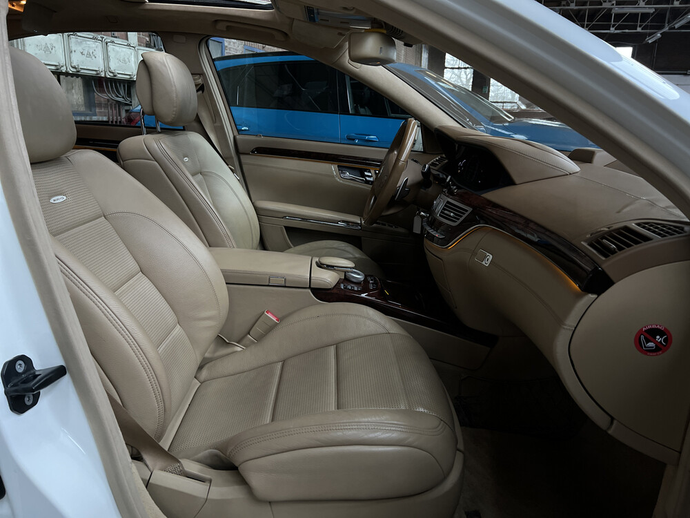 Mercedes-Benz S63 AMG 2LOOK-Edition Special 5.5 V8 S-Class 544hp 2011